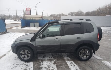 Chevrolet Niva I рестайлинг, 2017 год, 870 000 рублей, 4 фотография