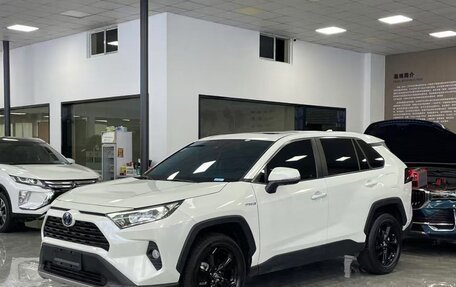 Toyota RAV4, 2020 год, 3 296 600 рублей, 1 фотография