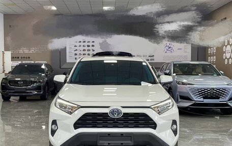 Toyota RAV4, 2020 год, 3 296 600 рублей, 2 фотография