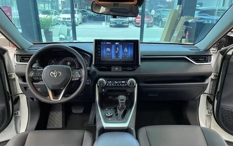 Toyota RAV4, 2020 год, 3 296 600 рублей, 6 фотография