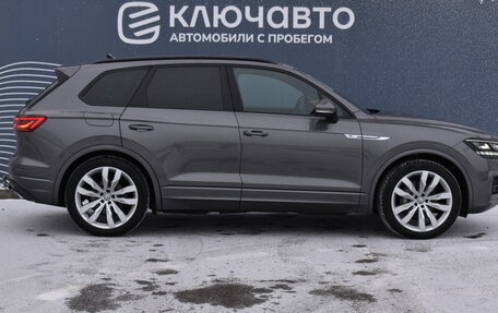 Volkswagen Touareg III, 2018 год, 4 990 000 рублей, 5 фотография