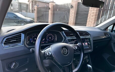 Volkswagen Tiguan II, 2020 год, 3 600 000 рублей, 21 фотография