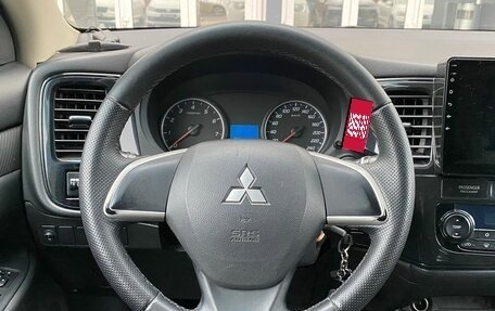 Mitsubishi Outlander III рестайлинг 3, 2012 год, 1 328 000 рублей, 10 фотография