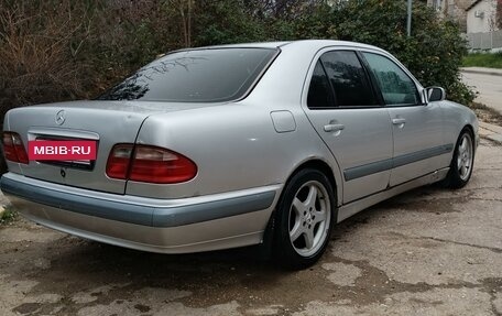 Mercedes-Benz E-Класс, 2000 год, 685 000 рублей, 9 фотография