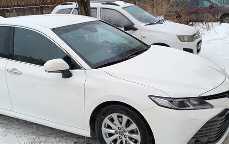 Toyota Camry, 2019 год, 2 850 000 рублей, 2 фотография