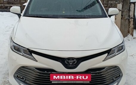 Toyota Camry, 2019 год, 2 850 000 рублей, 1 фотография