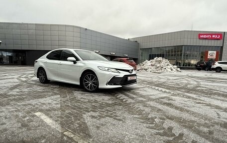 Toyota Camry, 2021 год, 3 780 000 рублей, 1 фотография