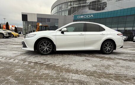 Toyota Camry, 2021 год, 3 780 000 рублей, 10 фотография