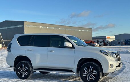 Toyota Land Cruiser Prado 150 рестайлинг 2, 2014 год, 3 690 000 рублей, 6 фотография