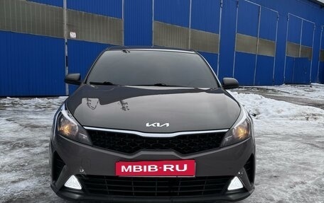 KIA Rio IV, 2021 год, 1 700 000 рублей, 1 фотография