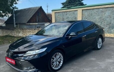 Toyota Camry, 2018 год, 3 250 000 рублей, 1 фотография