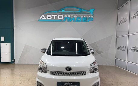 Toyota Voxy II, 2012 год, 1 789 000 рублей, 3 фотография