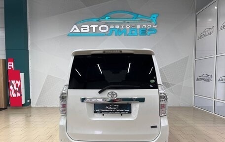 Toyota Voxy II, 2012 год, 1 789 000 рублей, 4 фотография