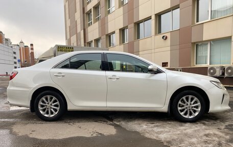 Toyota Camry, 2017 год, 2 240 000 рублей, 4 фотография