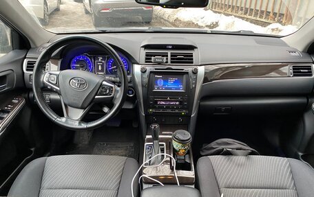 Toyota Camry, 2017 год, 2 240 000 рублей, 30 фотография