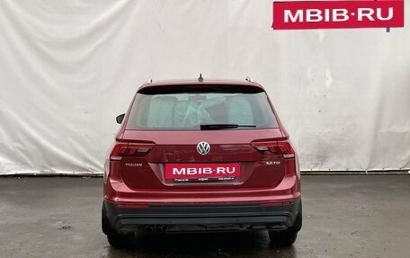 Volkswagen Tiguan II, 2017 год, 2 600 000 рублей, 6 фотография