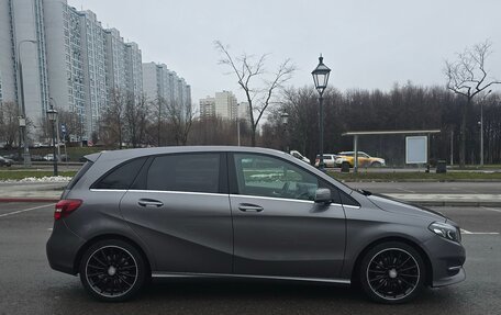 Mercedes-Benz B-Класс, 2015 год, 2 250 000 рублей, 31 фотография