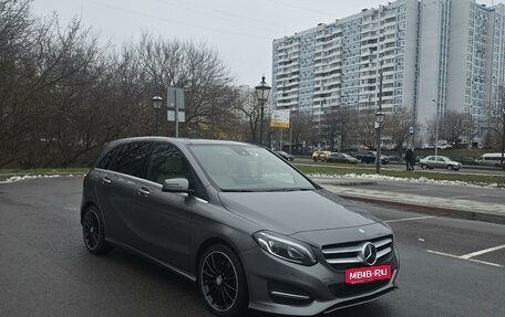 Mercedes-Benz B-Класс, 2015 год, 2 250 000 рублей, 32 фотография