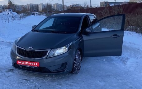 KIA Rio III рестайлинг, 2014 год, 940 000 рублей, 10 фотография