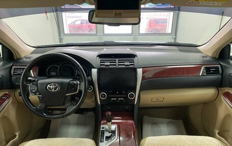 Toyota Camry, 2014 год, 1 890 000 рублей, 13 фотография