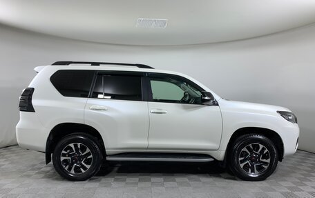 Toyota Land Cruiser Prado 150 рестайлинг 2, 2021 год, 6 970 000 рублей, 4 фотография