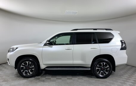 Toyota Land Cruiser Prado 150 рестайлинг 2, 2021 год, 6 970 000 рублей, 8 фотография