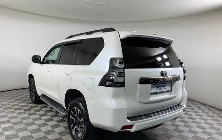 Toyota Land Cruiser Prado 150 рестайлинг 2, 2021 год, 6 970 000 рублей, 7 фотография