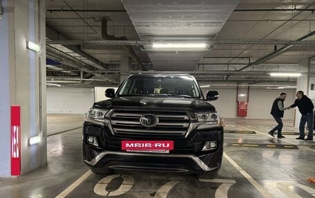 Toyota Land Cruiser 200, 2018 год, 7 600 000 рублей, 2 фотография