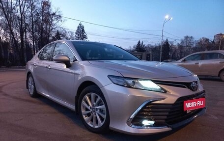 Toyota Camry, 2022 год, 3 650 000 рублей, 7 фотография