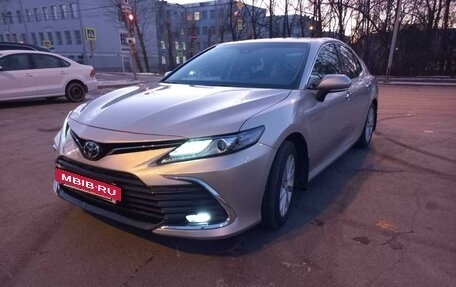 Toyota Camry, 2022 год, 3 650 000 рублей, 9 фотография