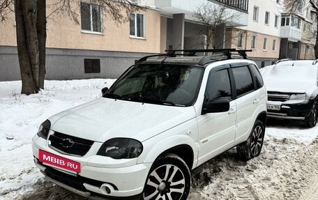 Chevrolet Niva I рестайлинг, 2016 год, 780 000 рублей, 3 фотография