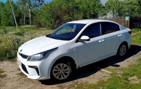 KIA Rio IV, 2017 год, 930 000 рублей, 2 фотография