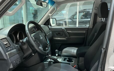 Mitsubishi Pajero IV, 2011 год, 2 065 000 рублей, 11 фотография