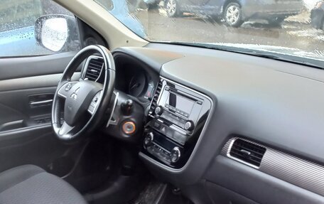 Mitsubishi Outlander III рестайлинг 3, 2013 год, 1 550 000 рублей, 3 фотография