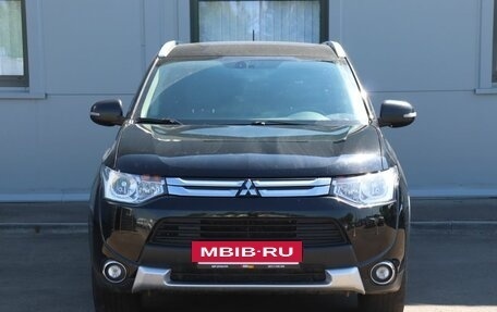 Mitsubishi Outlander III рестайлинг 3, 2014 год, 1 609 000 рублей, 2 фотография