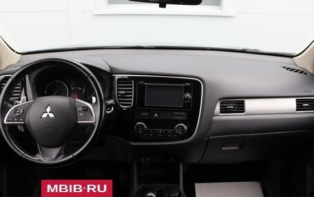 Mitsubishi Outlander III рестайлинг 3, 2014 год, 1 609 000 рублей, 13 фотография