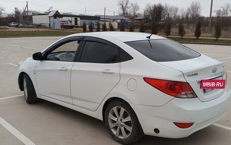 Hyundai Solaris II рестайлинг, 2013 год, 965 000 рублей, 10 фотография