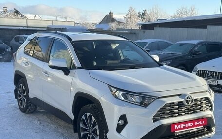 Toyota RAV4, 2019 год, 3 199 000 рублей, 3 фотография