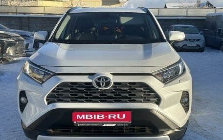 Toyota RAV4, 2019 год, 3 199 000 рублей, 2 фотография