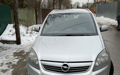 Opel Zafira B, 2013 год, 650 000 рублей, 1 фотография