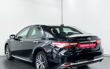 Toyota Camry, 2023 год, 4 650 000 рублей, 3 фотография