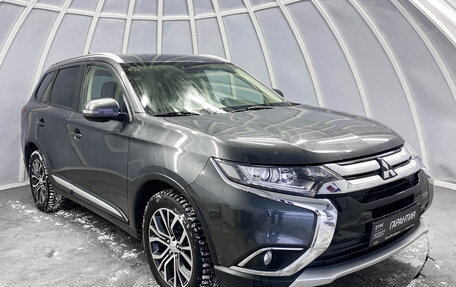 Mitsubishi Outlander III рестайлинг 3, 2016 год, 2 146 000 рублей, 3 фотография