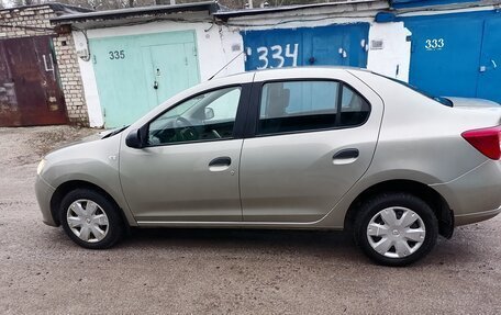 Renault Logan II, 2015 год, 808 000 рублей, 2 фотография