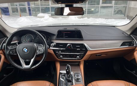 BMW 5 серия, 2019 год, 3 990 000 рублей, 16 фотография