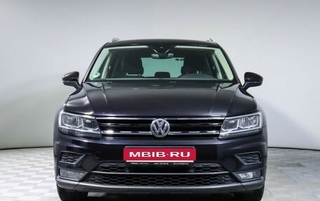 Volkswagen Tiguan II, 2019 год, 2 470 004 рублей, 2 фотография