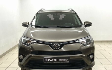 Toyota RAV4, 2017 год, 2 390 000 рублей, 2 фотография