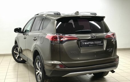 Toyota RAV4, 2017 год, 2 390 000 рублей, 6 фотография