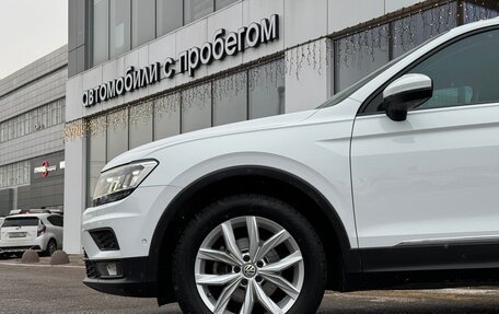 Volkswagen Tiguan II, 2018 год, 2 752 000 рублей, 2 фотография