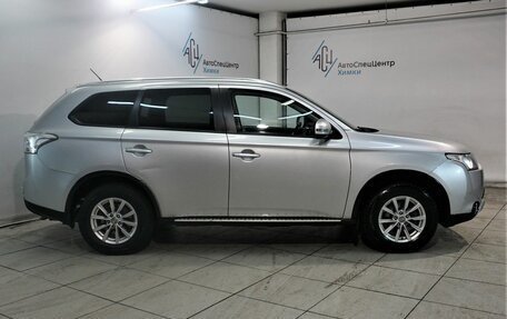 Mitsubishi Outlander III рестайлинг 3, 2014 год, 1 299 800 рублей, 15 фотография