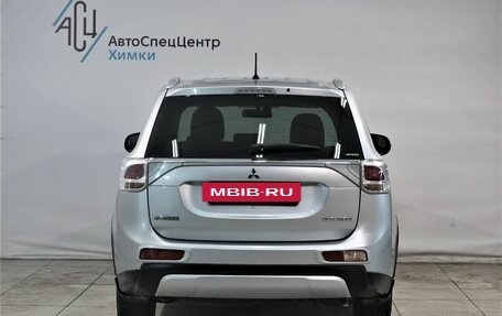 Mitsubishi Outlander III рестайлинг 3, 2014 год, 1 299 800 рублей, 12 фотография